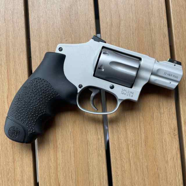 FOR TRADE - Smith and Wesson 632 UC