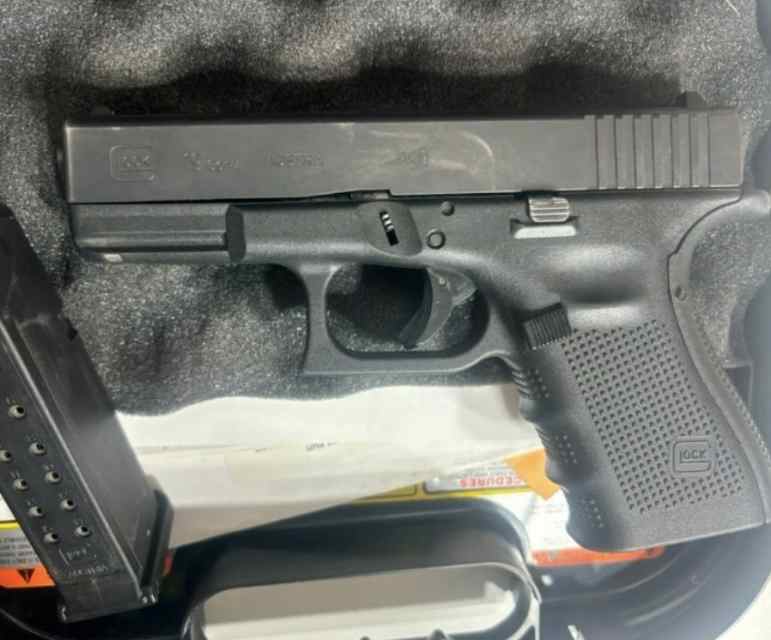 Glock 19 Gen 4 (9mm Neatly Used)