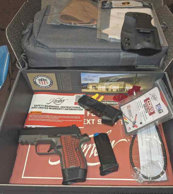 Kimber Cds9 like new in box w/xtra mag and holster