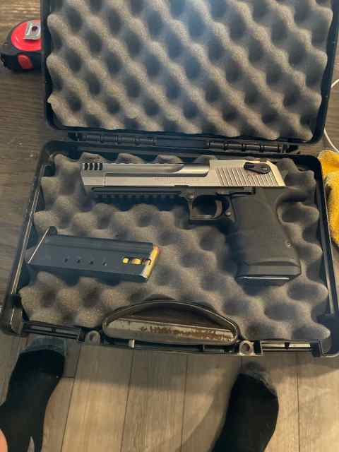 LNIB Desert Eagle L6 50ae plus ammo REDUCED