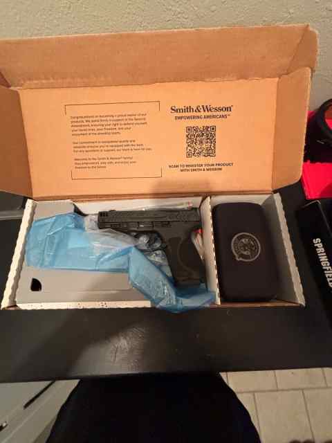SMITH AND WESSON CARRY COMP 9MM
