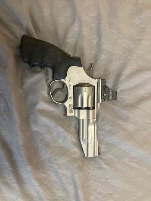 Smith and Wesson 627 Pro w/ Holosun 507Comp