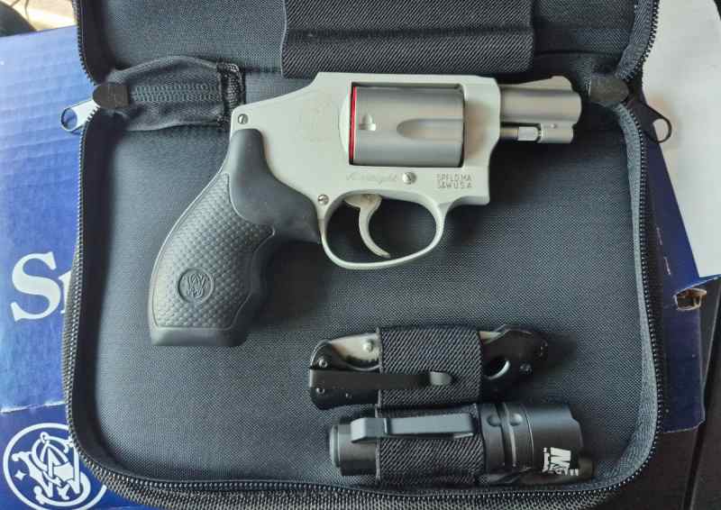 Smith and Wesson 642 edc bundle brand new