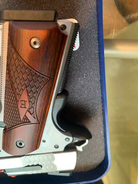 SW GRIP LEFT.jpg