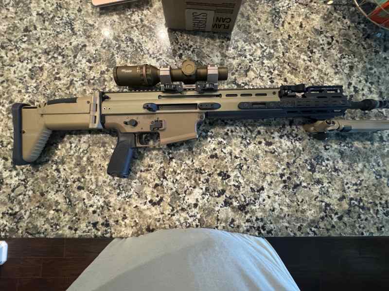 FN scar 17s