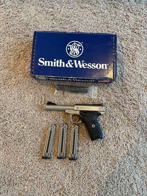 Smith and Wesson Victory .22LR with 3 Magazines