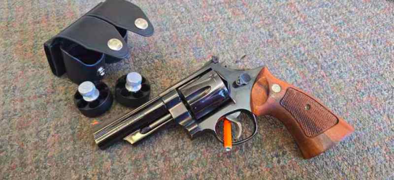 Smith &amp; Wesson 29-2 .44 Magnum