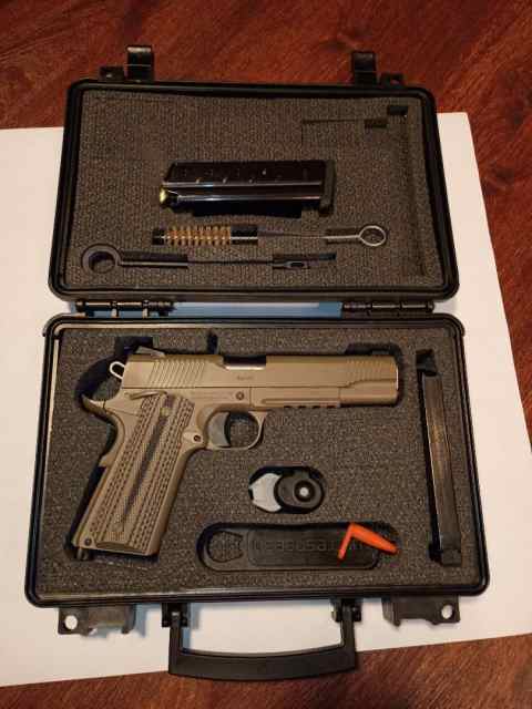 a tisas 1911 9mm raider custom jpeg.jpg