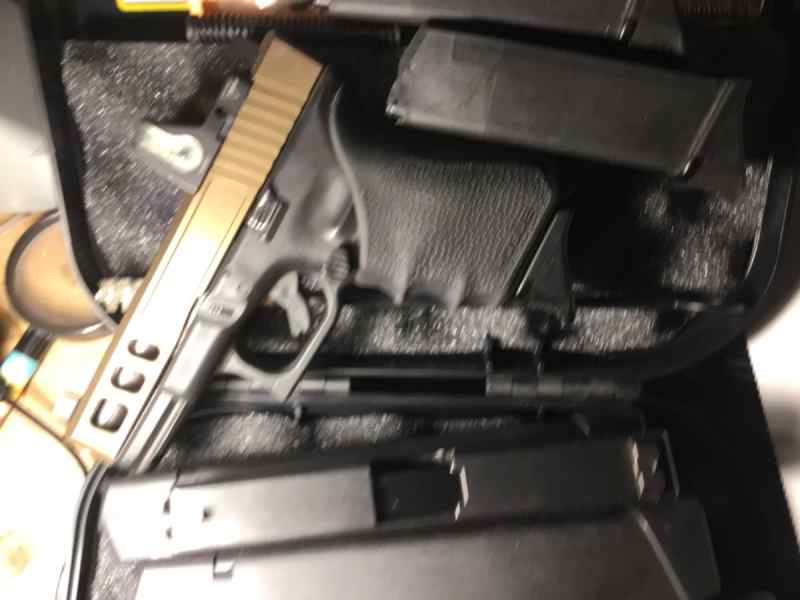 Glock 23 40cal with match 9mm slide complete 